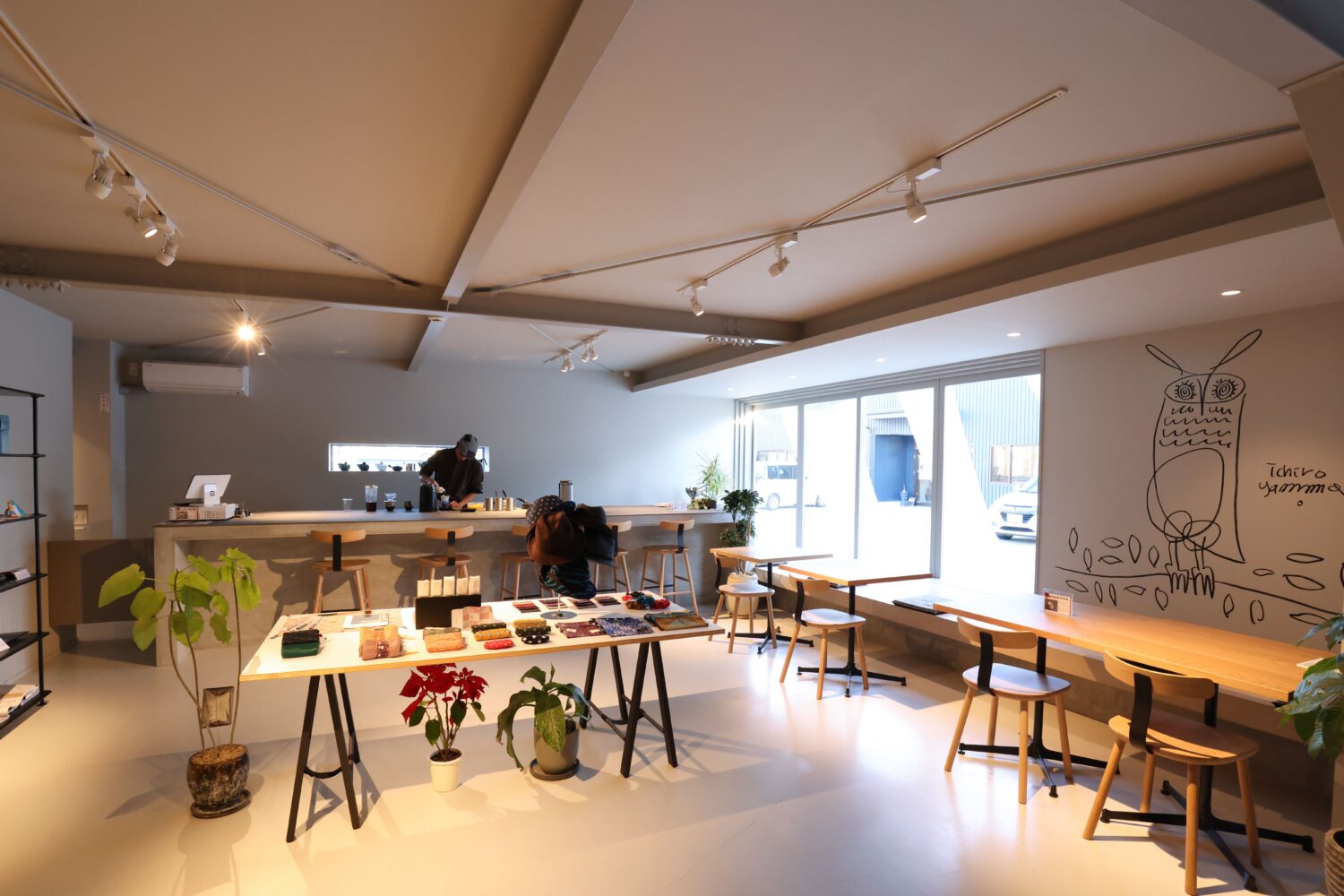 坂田織物 SAKATA CAFEの店内